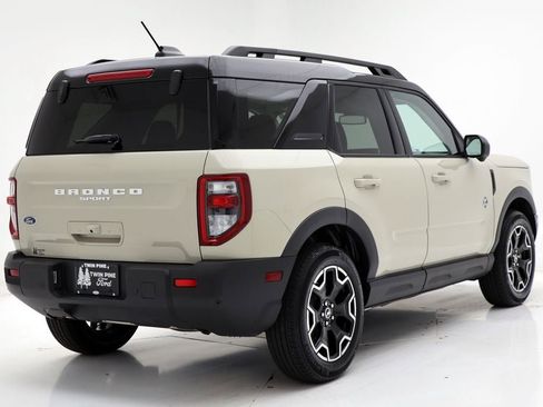 Used 2025 Ford Bronco Sport Outer Banks w/ Outer Banks Tech Package+ image 9