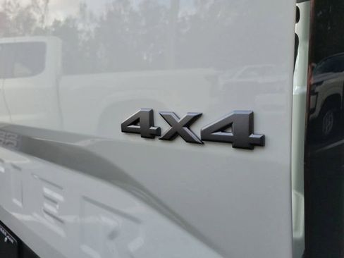 New 2026 Nissan Frontier SV w/ Tow Package AWD/4WD image 6