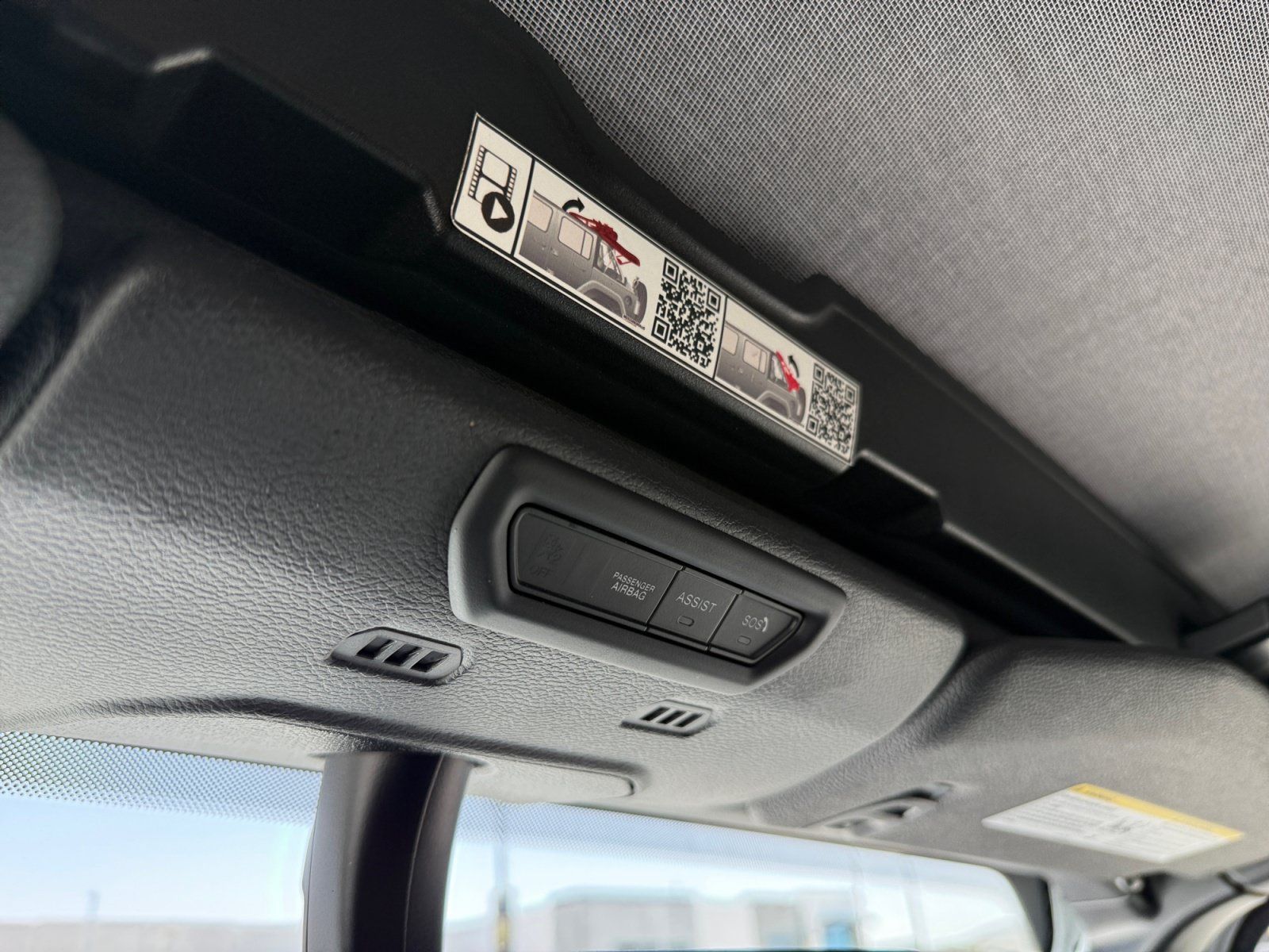 Used 2022 Jeep Wrangler Unlimited Sahara AWD/4WD image 19