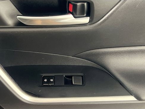 Used 2020 Toyota RAV4 XLE Premium image 31