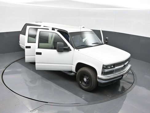 Used 1997 Chevrolet Suburban 2500 w/ Preferred Equipment Group 2 image 33