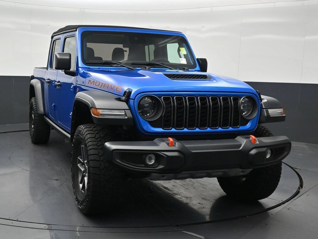 Used 2024 Jeep Gladiator Mojave AWD/4WD image 8