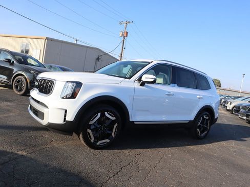 New 2025 Kia Telluride EX image 3