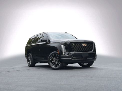 Used 2026 Cadillac Escalade Platinum Sport w/ LPO, Floor Liner Package AWD/4WD image 2