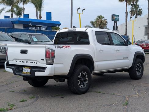 Used 2021 Toyota Tacoma TRD Off-Road w/ Technology Package AWD/4WD image 9