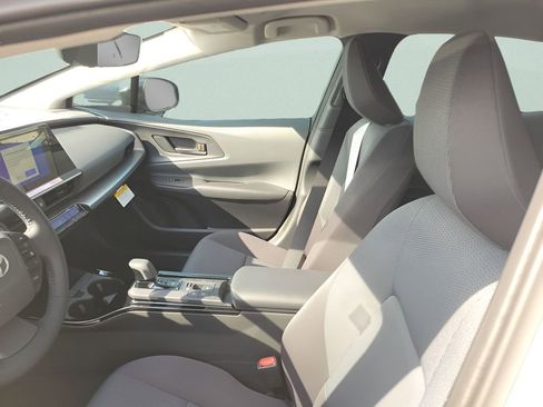 New 2026 Toyota Prius LE FWD image 17