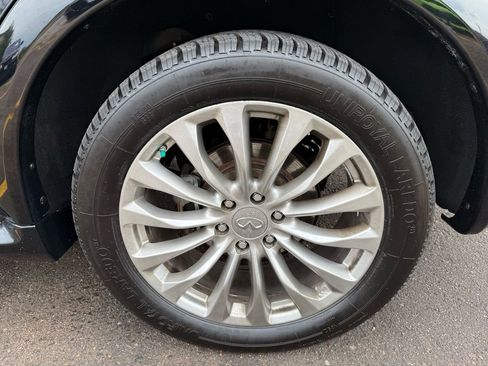 Used 2016 INFINITI QX80 Luxe w/ 22" Wheel Package image 10