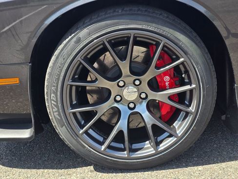 Used 2016 Dodge Challenger SRT w/ Technology Group RWD image 9