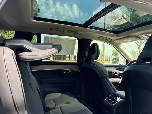 New 2026 Volvo XC90 T8 Plus w/ Protection Package Premier AWD/4WD image 24