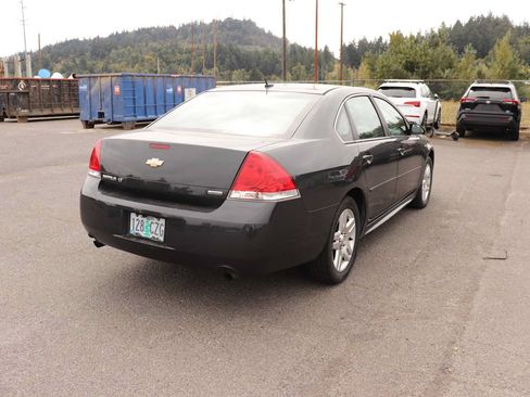 Used 2016 Chevrolet Impala LT FWD image 5