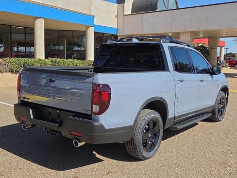 New 2026 Honda Ridgeline Black Edition image 4