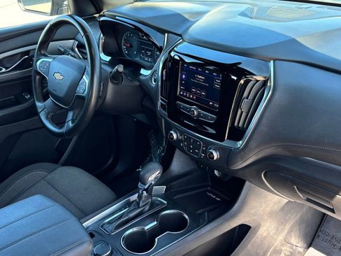 Used 2023 Chevrolet Traverse LT image 27