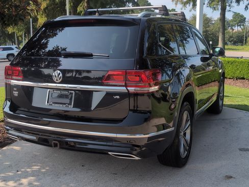 Used 2019 Volkswagen Atlas SE w/ Panoramic Sunroof Package FWD image 10