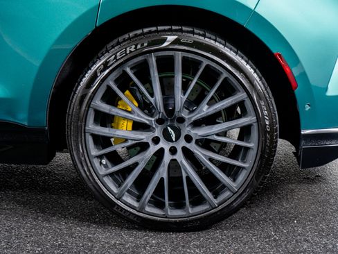 Used 2023 Aston Martin DBX 707 image 18