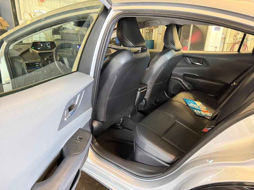 Certified 2025 Toyota Prius XLE FWD image 34