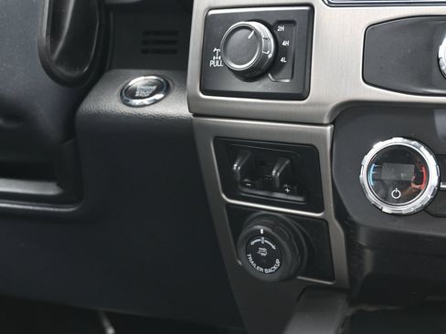 Used 2022 Ford F350 Platinum w/ Tremor Off-Road Package AWD/4WD image 37