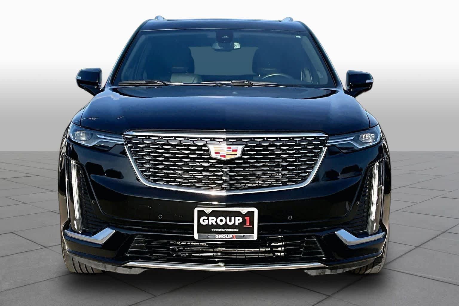 Used 2025 Cadillac XT6 Premium Luxury AWD/4WD image 4