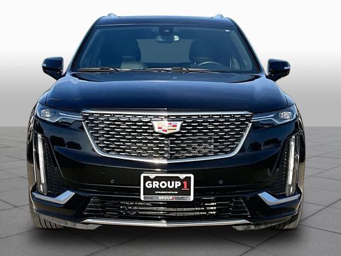 Used 2025 Cadillac XT6 Premium Luxury AWD/4WD image 4