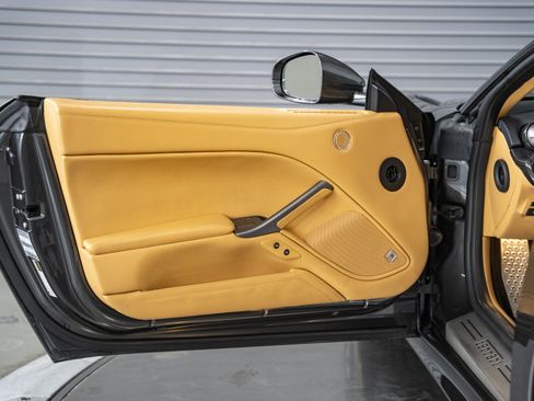 Used 2014 Ferrari F12 Berlinetta RWD image 19