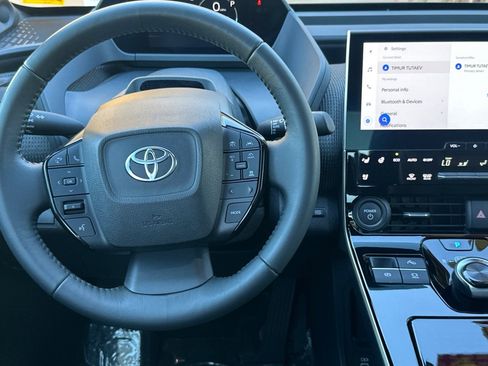 Used 2024 Toyota bZ4X Limited image 17