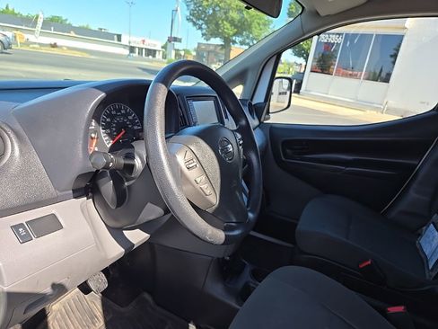 Used 2021 Nissan NV200 S w/ Back Door Glass Package image 11