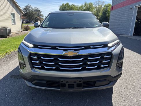 Used 2025 Chevrolet Equinox LT AWD/4WD image 9