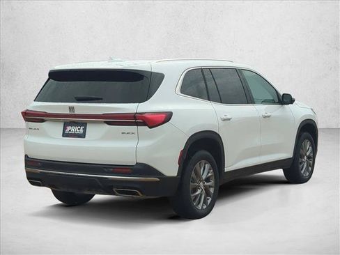 Used 2025 Buick Enclave Preferred FWD image 5