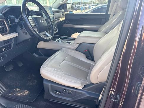 Used 2023 Ford Expedition Limited RWD image 5
