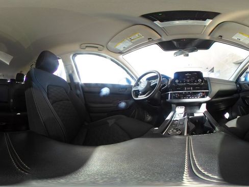 Used 2025 Nissan Pathfinder SV AWD/4WD image 40