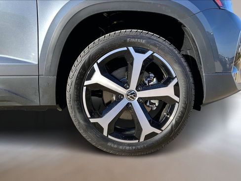 New 2026 Volkswagen Taos SEL image 13