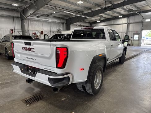 Used 2026 GMC Sierra 3500 Denali w/ Denali Reserve Package AWD/4WD image 4
