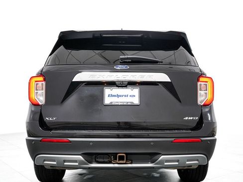 Used 2022 Ford Explorer XLT w/ Equipment Group 202A AWD/4WD image 6