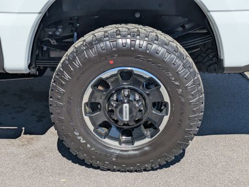 New 2026 Ford F350 Platinum w/ Tremor Off-Road Package AWD/4WD image 8