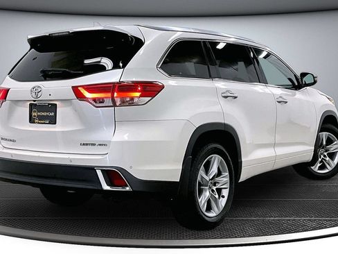 Used 2017 Toyota Highlander Limited AWD/4WD image 6