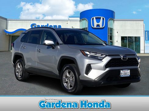 Used 2024 Toyota RAV4 XLE image 1