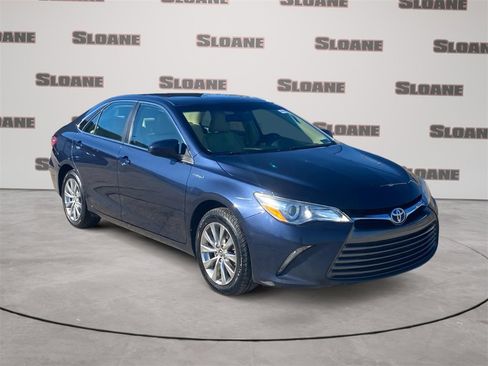Used 2016 Toyota Camry XLE w/ Moonroof Package image 7