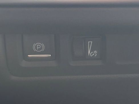 Used 2024 Cadillac XT4 Sport FWD image 34