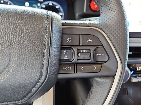 Used 2025 Toyota 4Runner TRD Off-Road Premium image 12