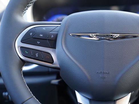 New 2026 Chrysler Pacifica Limited image 16