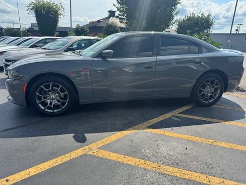 Used 2017 Dodge Charger SXT w/ AWD Plus Group image 2