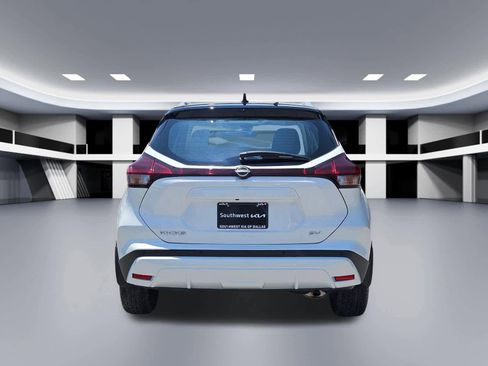 Used 2023 Nissan Kicks SV FWD image 2