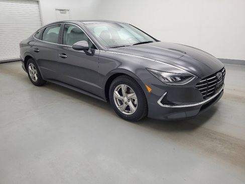 Used 2022 Hyundai Sonata SE w/ Cargo Package image 11