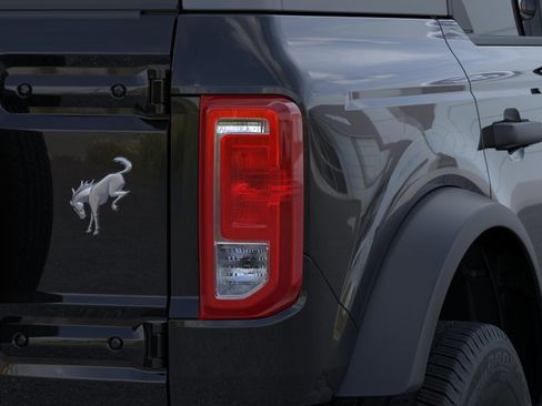 New 2025 Ford Bronco 4-Door image 25