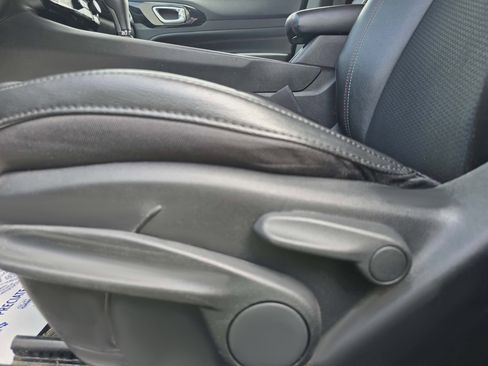 Used 2022 Jeep Compass Trailhawk AWD/4WD image 13