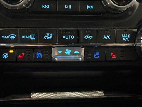 Used 2022 Ford F150 Lariat w/ Equipment Group 502A High AWD/4WD image 30