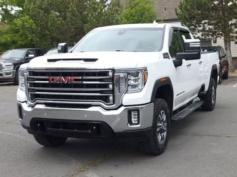 Used 2022 GMC Sierra 3500 SLT w/ Driver Alert Package I AWD/4WD image 4