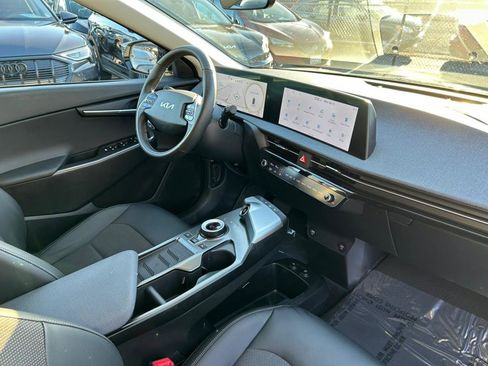 Used 2024 Kia EV6 Light image 37