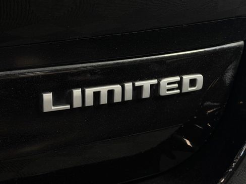 Certified 2024 Jeep Grand Cherokee L Limited w/ Luxury Tech Group II image 12