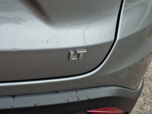 Used 2025 Chevrolet Trax LT FWD image 30