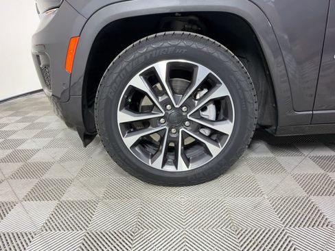 Used 2024 Jeep Grand Cherokee L Overland w/ Trailer Tow Package AWD/4WD image 10